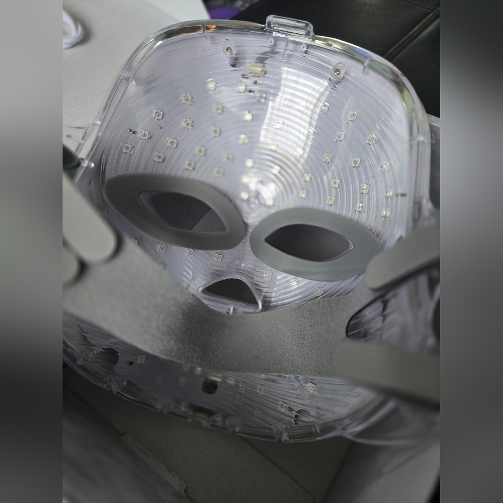 ⭐️LED Facial Red Light Therapy Mask⭐️ - Picture 2 of 6